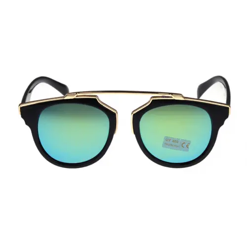  Wayfarer style sunglasses with Gloden flush lenses 