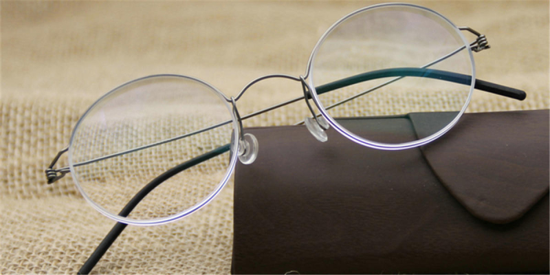 Titanium round eyeglasses for men, silver