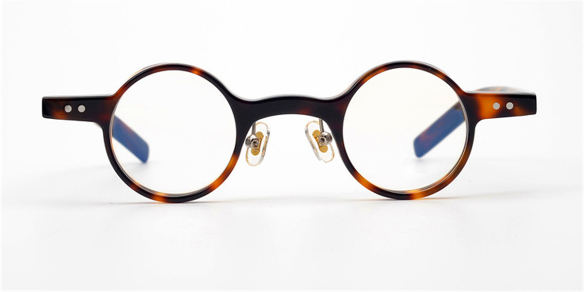 Level Up Your Fashion Game with Framesfashion’s Glasses
