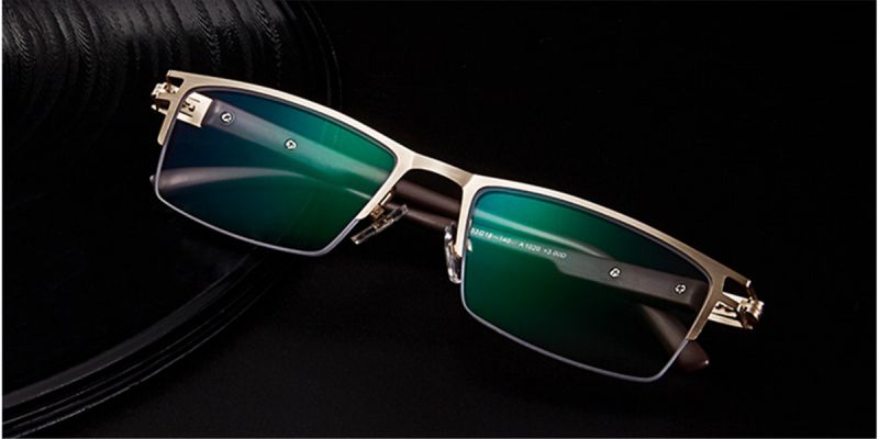 Protect Your Eyes from the Damage that Looking at Screens Causes
